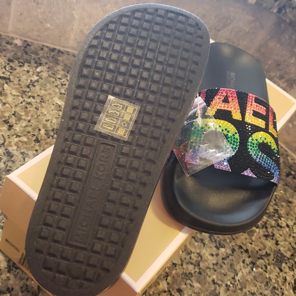 MK slides - Picture 3 of 5